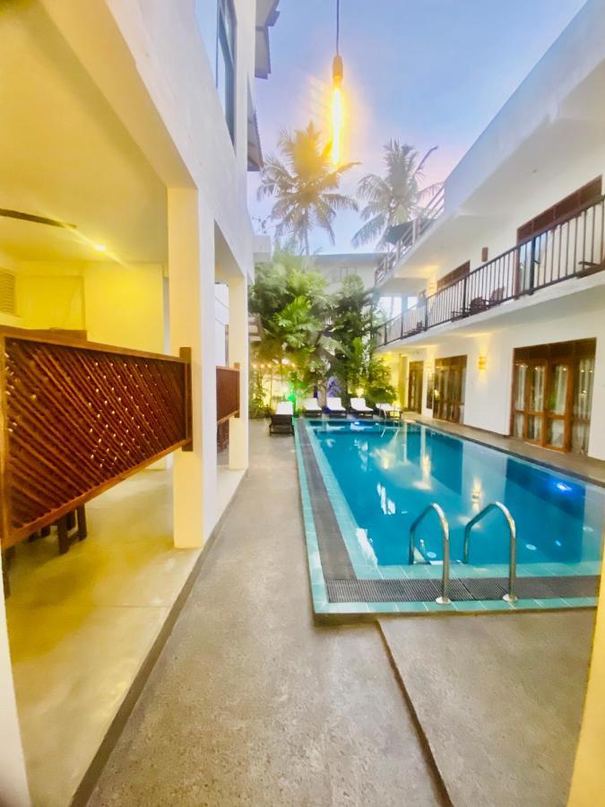 Bienvenido Madiha Hotel Polhena Bagian luar foto