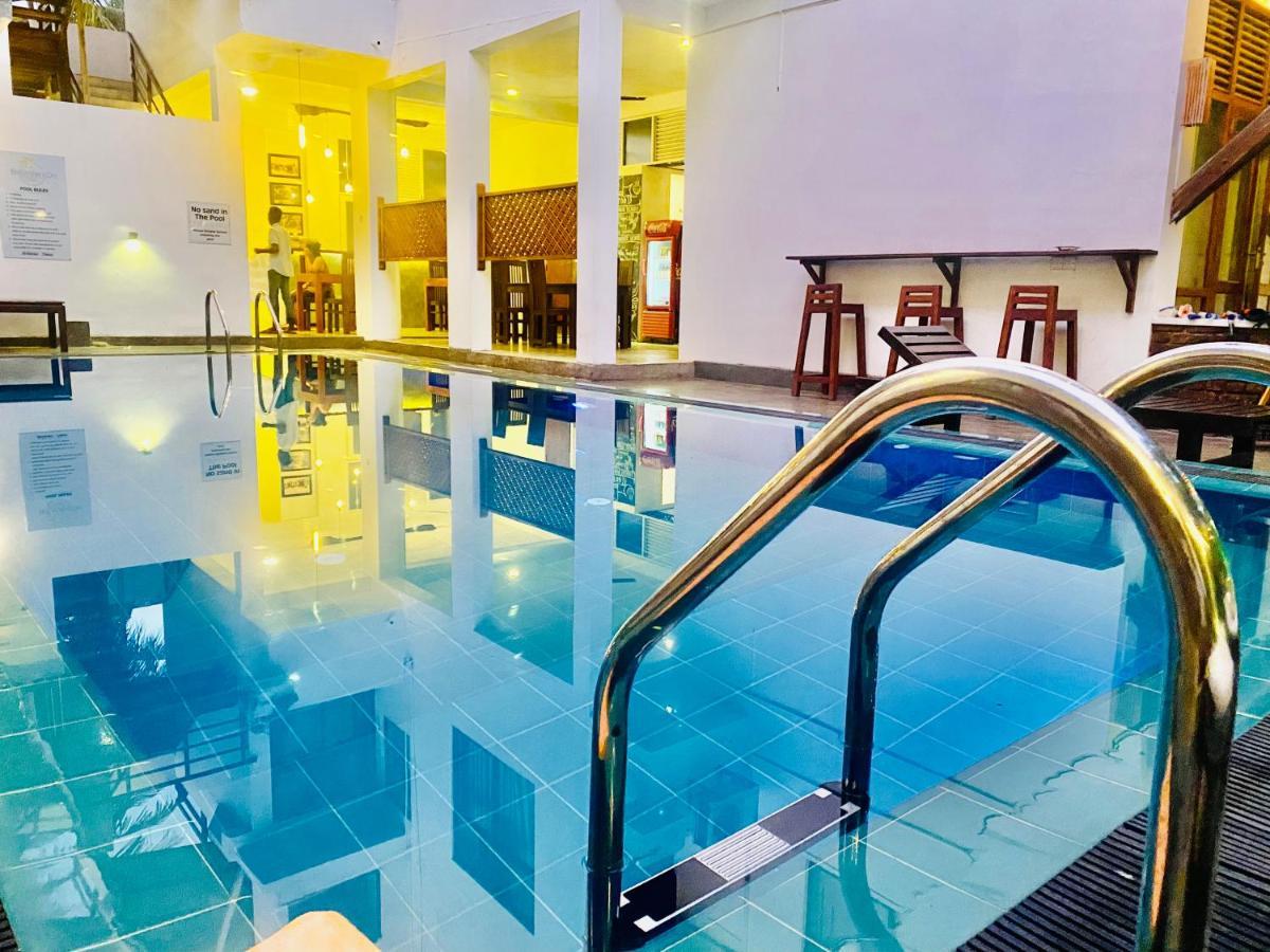 Bienvenido Madiha Hotel Polhena Bagian luar foto