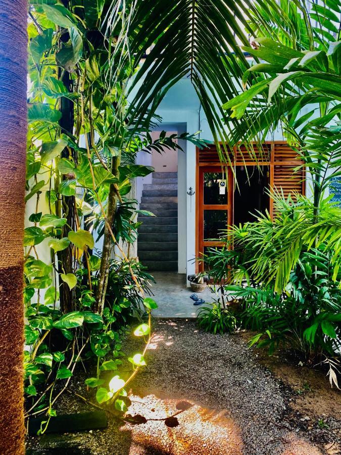 Bienvenido Madiha Hotel Polhena Bagian luar foto