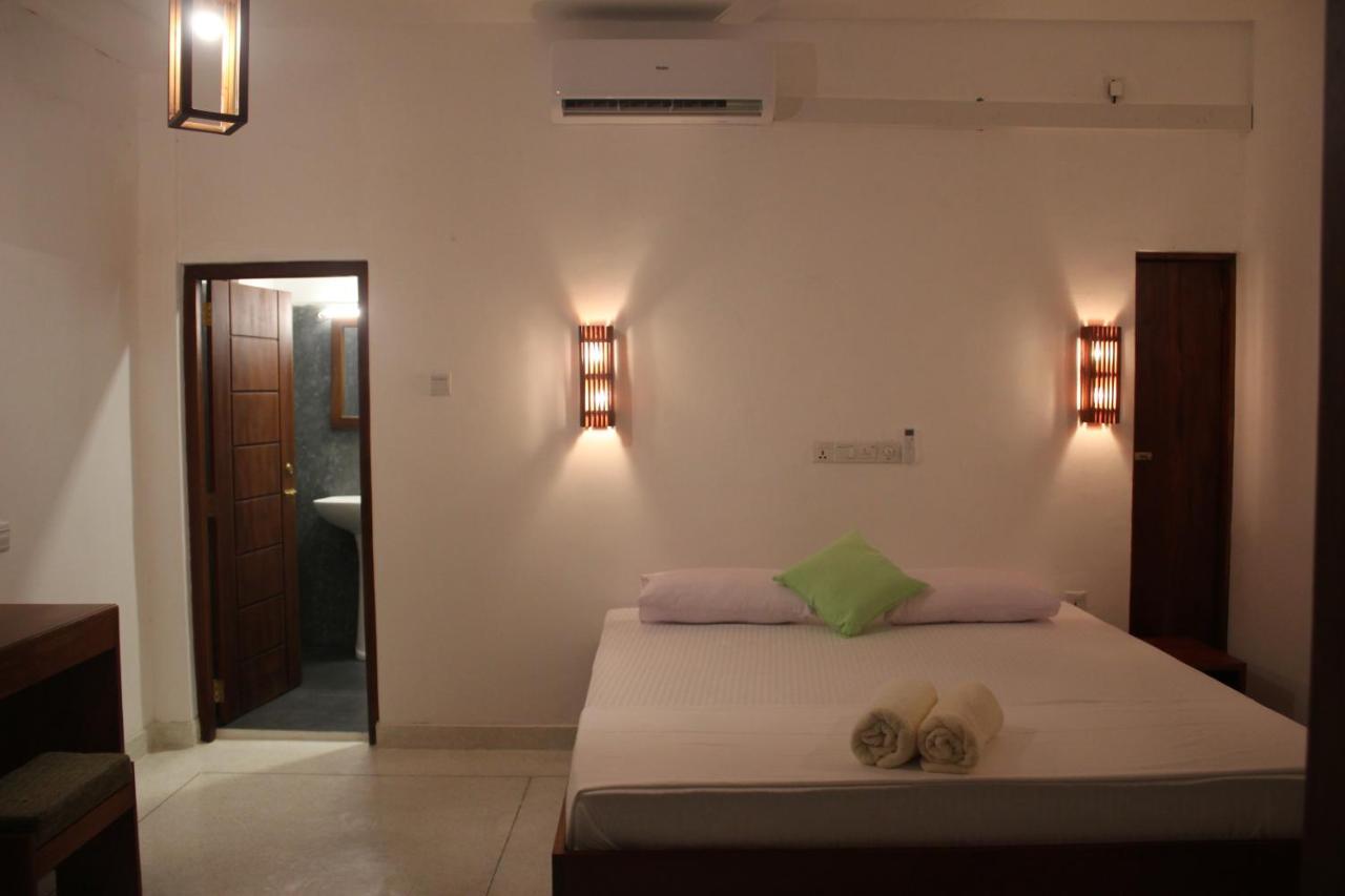 Bienvenido Madiha Hotel Polhena Bagian luar foto
